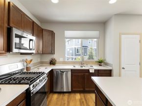 1060 Banyan Street, Bremerton WA 98310