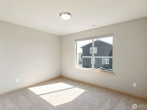 1060 Banyan Street, Bremerton WA 98310