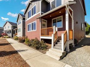 1060 Banyan Street, Bremerton WA 98310