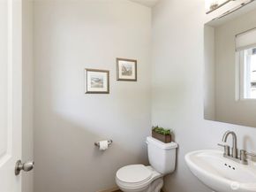 1060 Banyan Street, Bremerton WA 98310