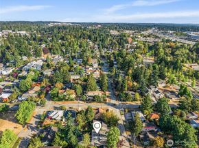 9547 Wallingford Avenue N, Seattle WA 98103