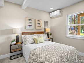 9547 Wallingford Avenue N, Seattle WA 98103