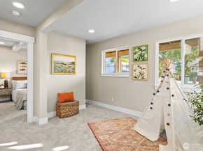 9547 Wallingford Avenue N, Seattle WA 98103