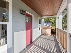9547 Wallingford Avenue N, Seattle WA 98103