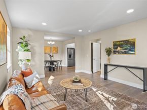 9547 Wallingford Avenue N, Seattle WA 98103