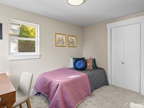9547 Wallingford Avenue N, Seattle WA 98103