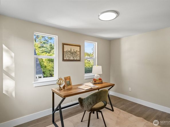 9547 Wallingford Avenue N, Seattle WA 98103