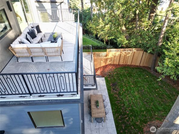 3949 A W Barrett Lane, Seattle WA 98199