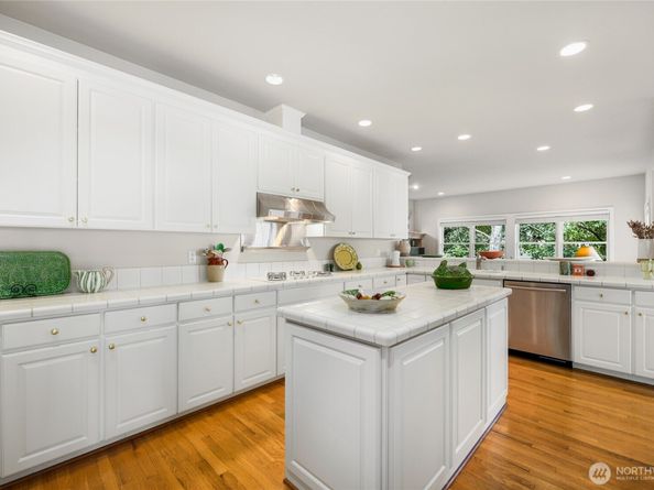 621 SW 295th Place, Federal Way WA 98023