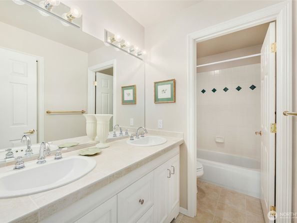 621 SW 295th Place, Federal Way WA 98023