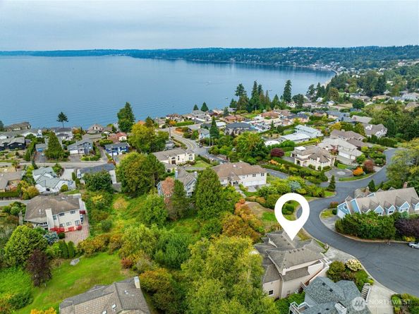 621 SW 295th Place, Federal Way WA 98023