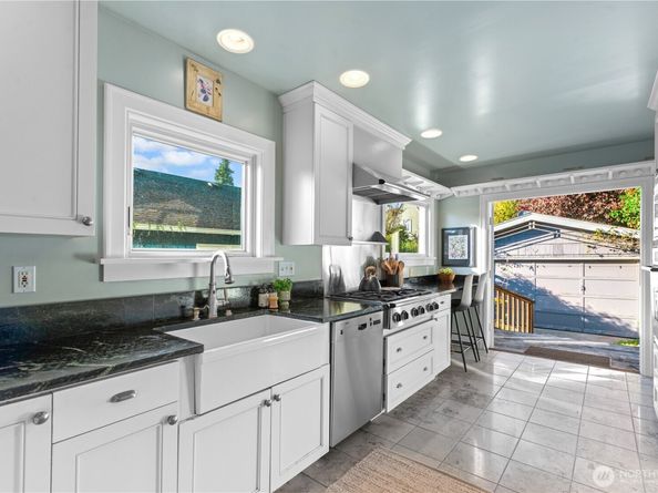 522 NE 81st Street, Seattle WA 98115