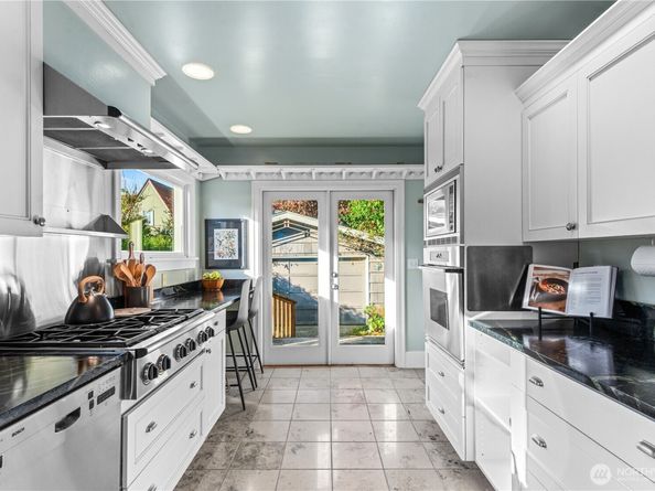 522 NE 81st Street, Seattle WA 98115