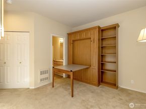 6918 208th Street SW 208, Lynnwood WA 98036