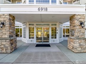 6918 208th Street SW 208, Lynnwood WA 98036
