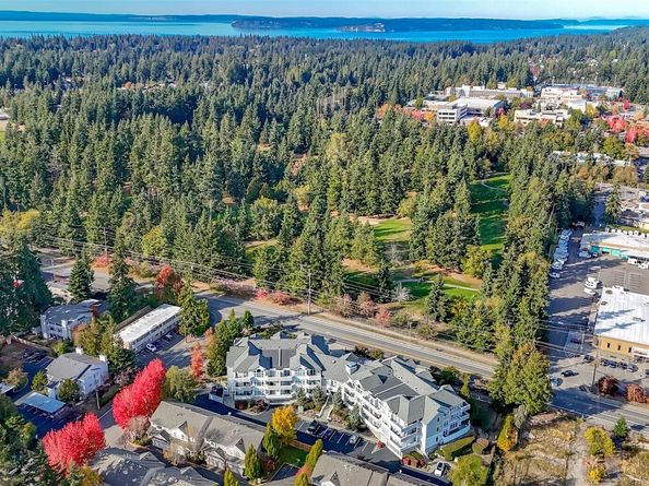6918 208th Street SW 208, Lynnwood WA 98036