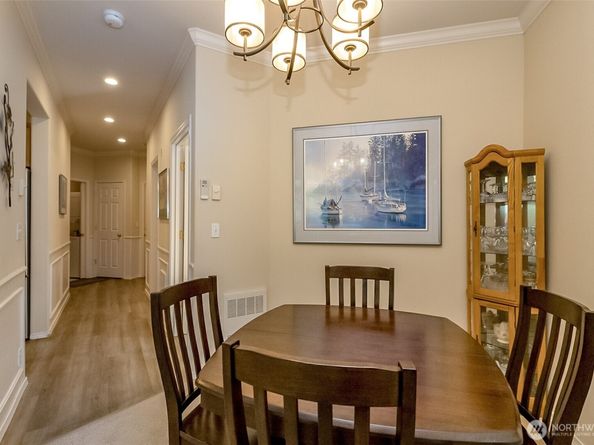 6918 208th Street SW 208, Lynnwood WA 98036