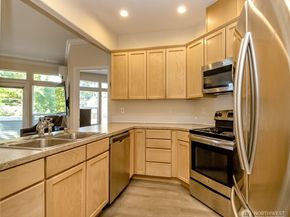 6918 208th Street SW 208, Lynnwood WA 98036