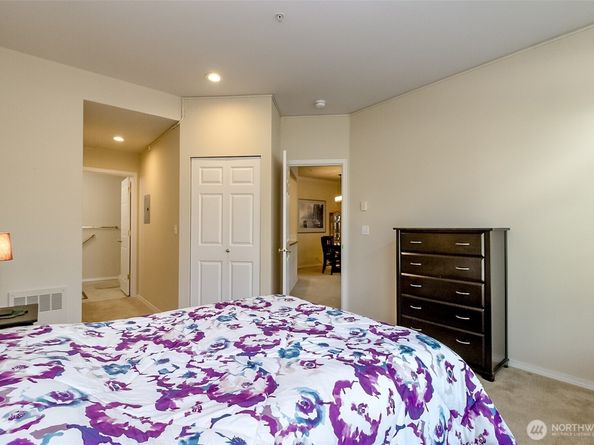 6918 208th Street SW 208, Lynnwood WA 98036