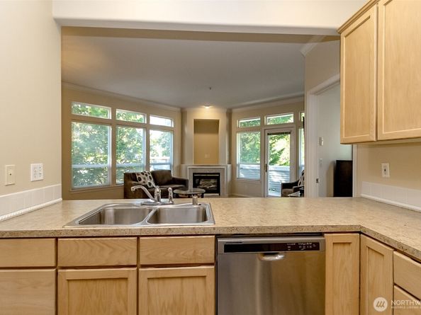 6918 208th Street SW 208, Lynnwood WA 98036