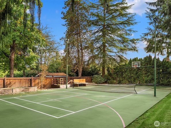 13205 NE 61st Street, Kirkland WA 98033