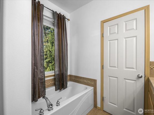 14247 55th Avenue S, Tukwila WA 98188