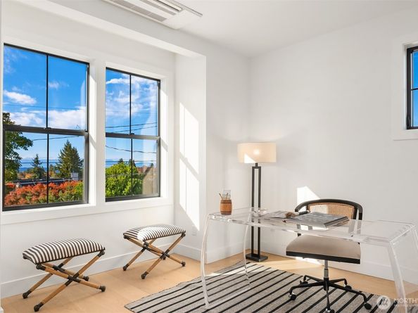3406 38th Avenue W, Seattle WA 98199