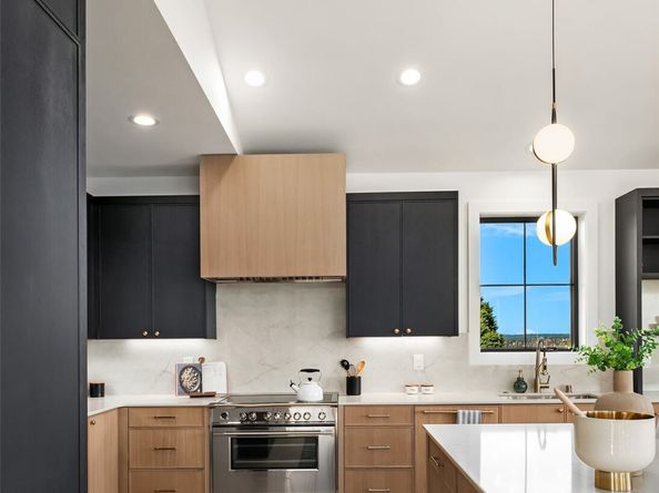 3406 38th Avenue W, Seattle WA 98199