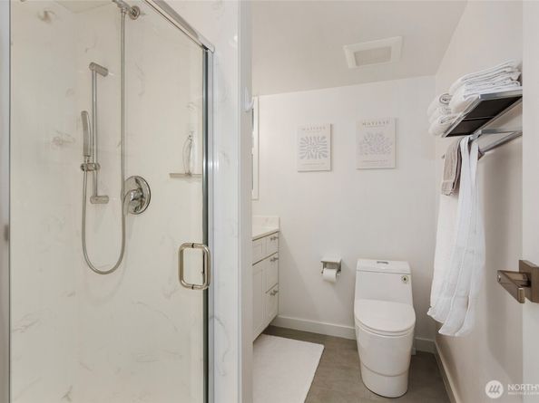 14711 70th Court NE, Kenmore WA 98028