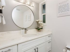 14711 70th Court NE, Kenmore WA 98028