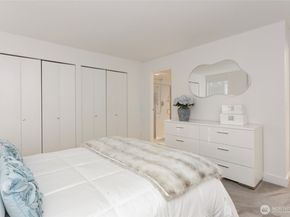 14711 70th Court NE, Kenmore WA 98028