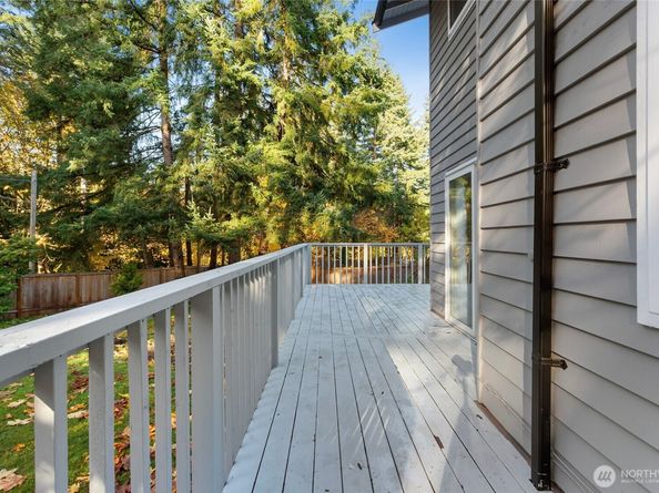 14711 70th Court NE, Kenmore WA 98028