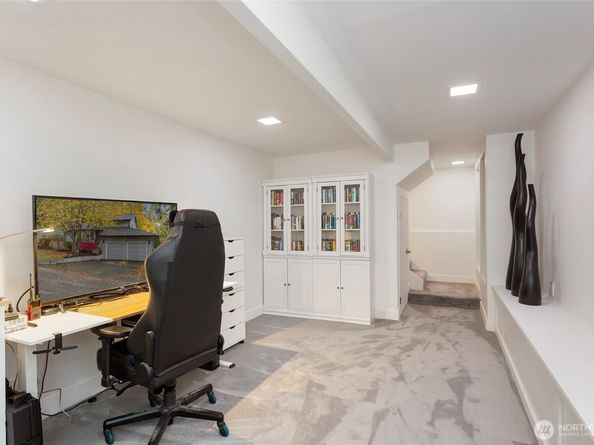 14711 70th Court NE, Kenmore WA 98028