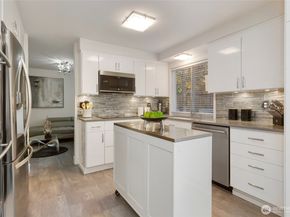 14711 70th Court NE, Kenmore WA 98028