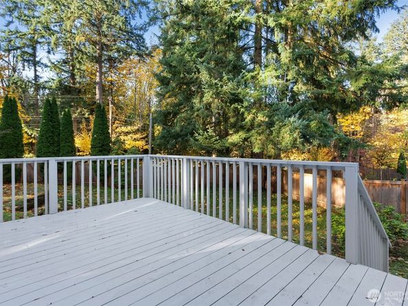 14711 70th Court NE, Kenmore WA 98028