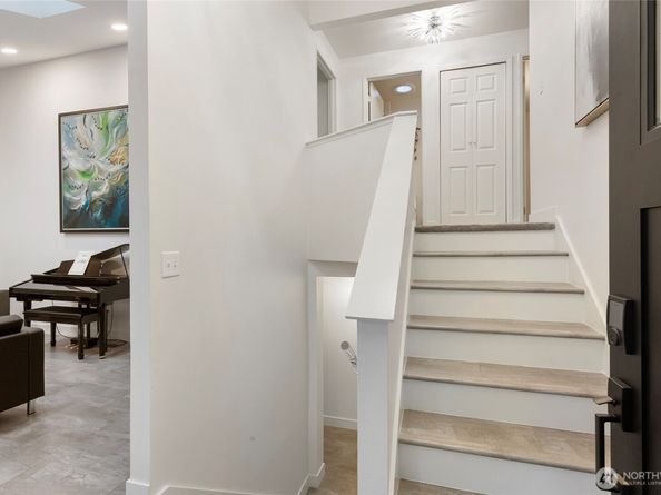 14711 70th Court NE, Kenmore WA 98028