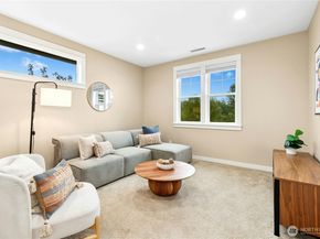 14713 98th Avenue NE, Bothell WA 98011