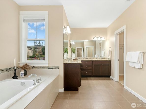 14713 98th Avenue NE, Bothell WA 98011