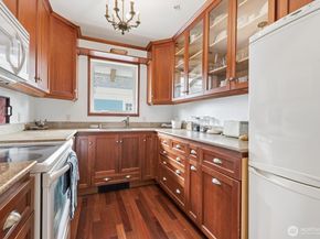211 14th Avenue E, Seattle WA 98112