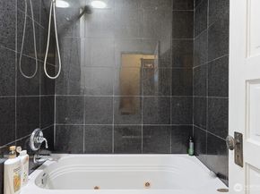211 14th Avenue E, Seattle WA 98112