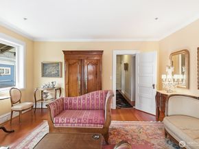 211 14th Avenue E, Seattle WA 98112
