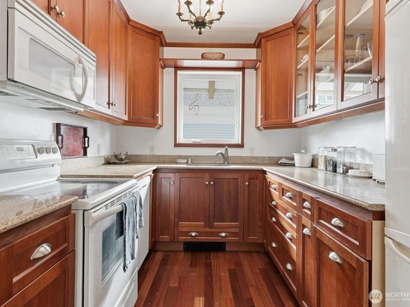 211 14th Avenue E, Seattle WA 98112