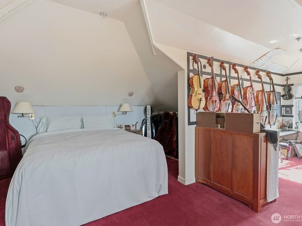 211 14th Avenue E, Seattle WA 98112