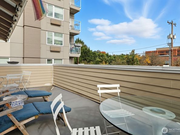 211 14th Avenue E, Seattle WA 98112