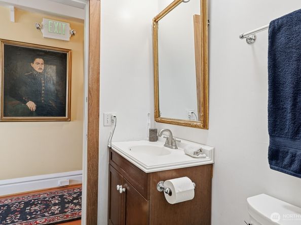211 14th Avenue E, Seattle WA 98112