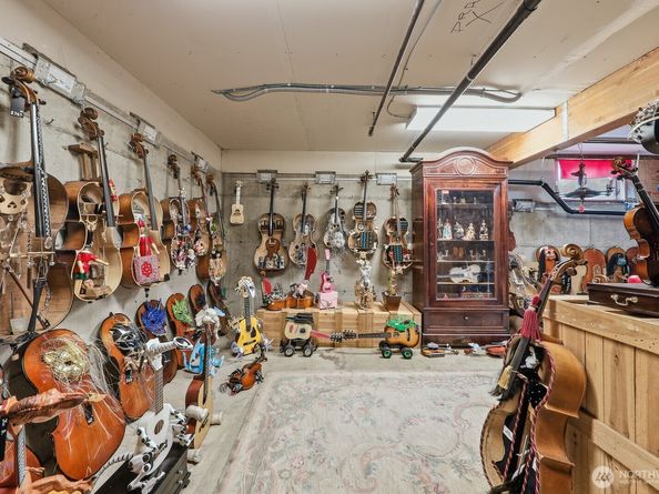211 14th Avenue E, Seattle WA 98112