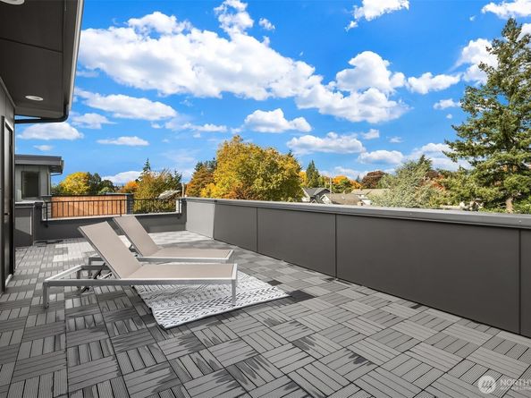 4524 Corliss Avenue N B, Seattle WA 98103