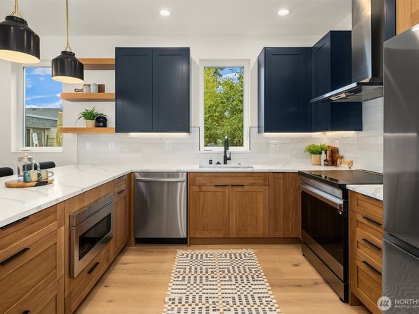 4524 Corliss Avenue N B, Seattle WA 98103