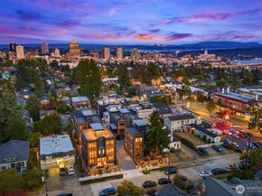4524 Corliss Avenue N B, Seattle WA 98103