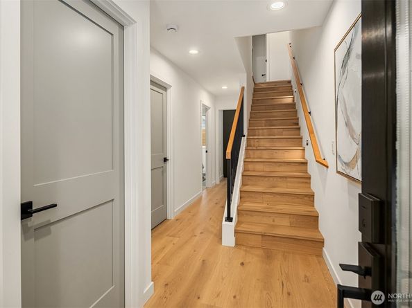 4524 Corliss Avenue N B, Seattle WA 98103